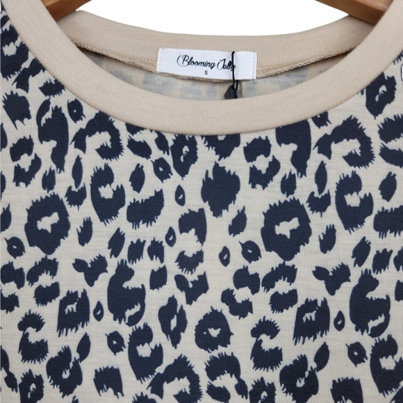 NWT‎ Blooming Jelly Animal Print Short Sleeve, Round Neck Casual Top - Picture 10 of 11